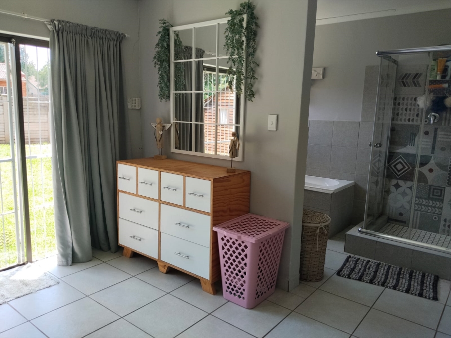 3 Bedroom Property for Sale in Langenhovenpark Free State
